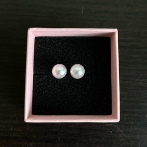 basic pearl earrings